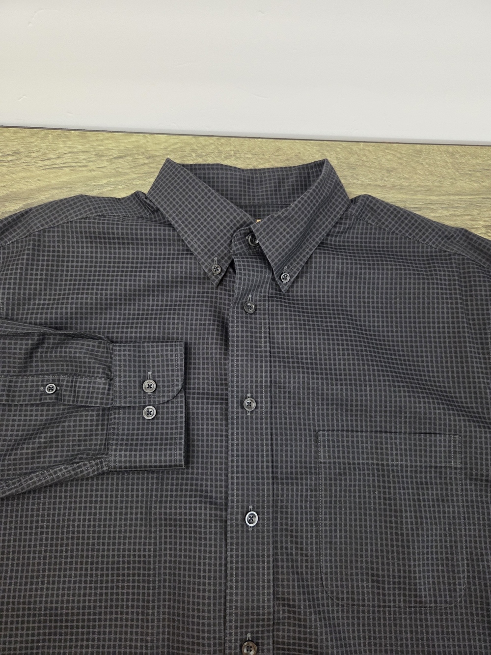 Roundtree & Yorke Gold Label Shirt Men's Large Black Long Sleeve Non-Iron Preppy